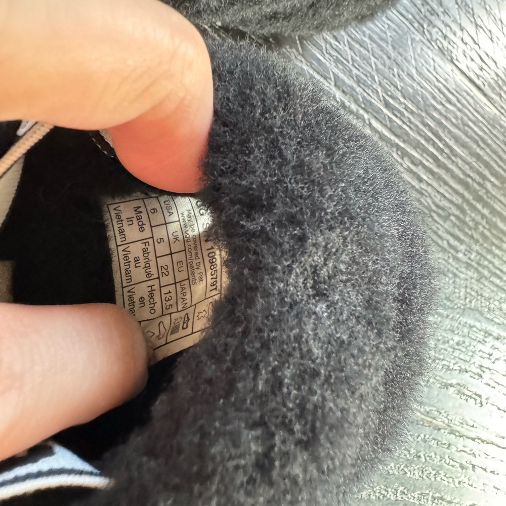 UGG Fluff Yeah Slides - Picture 3 of 4